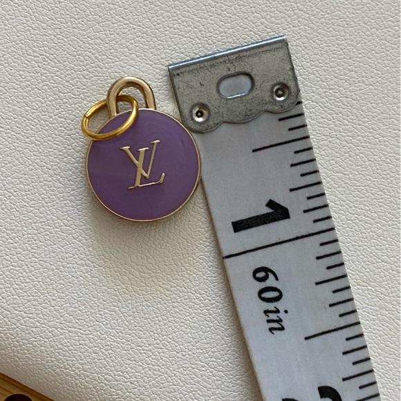 Authentic vintage purple Louis Vuitton logo charm - Picture 4 of 5